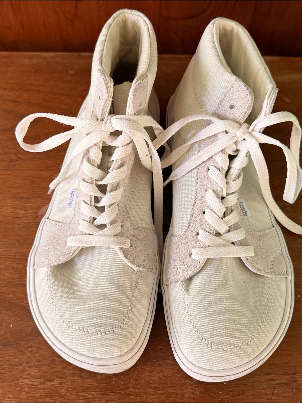 Splay Sneakers in Cream Like New